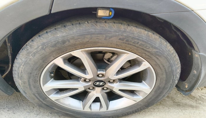 2016 Hyundai Santa Fe 2 WD, Diesel, Manual, 1,04,900 km, tyre