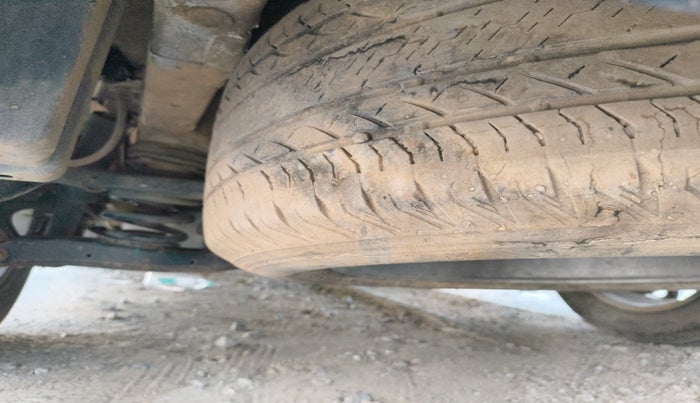 2016 Hyundai Santa Fe 2 WD, Diesel, Manual, 1,04,900 km, tyre