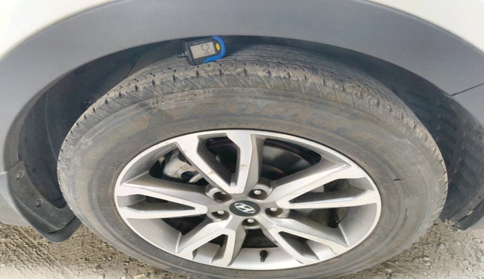 2016 Hyundai Santa Fe 2 WD, Diesel, Manual, 1,04,900 km, tyre