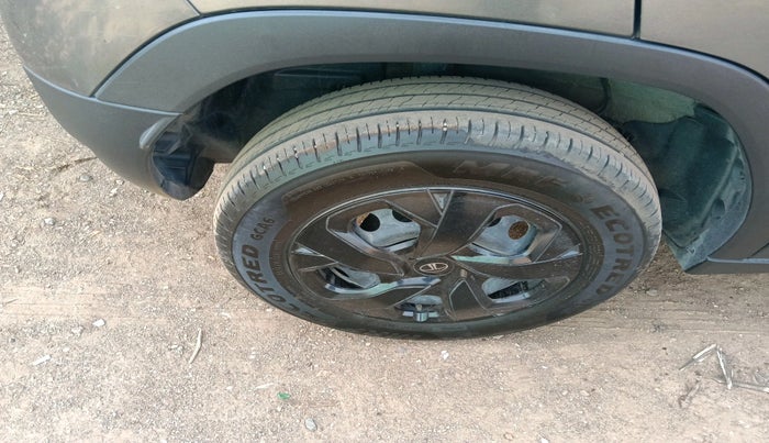 2025 Tata PUNCH ADVENTURE MT, Petrol, Manual, 12,273 km, tyre