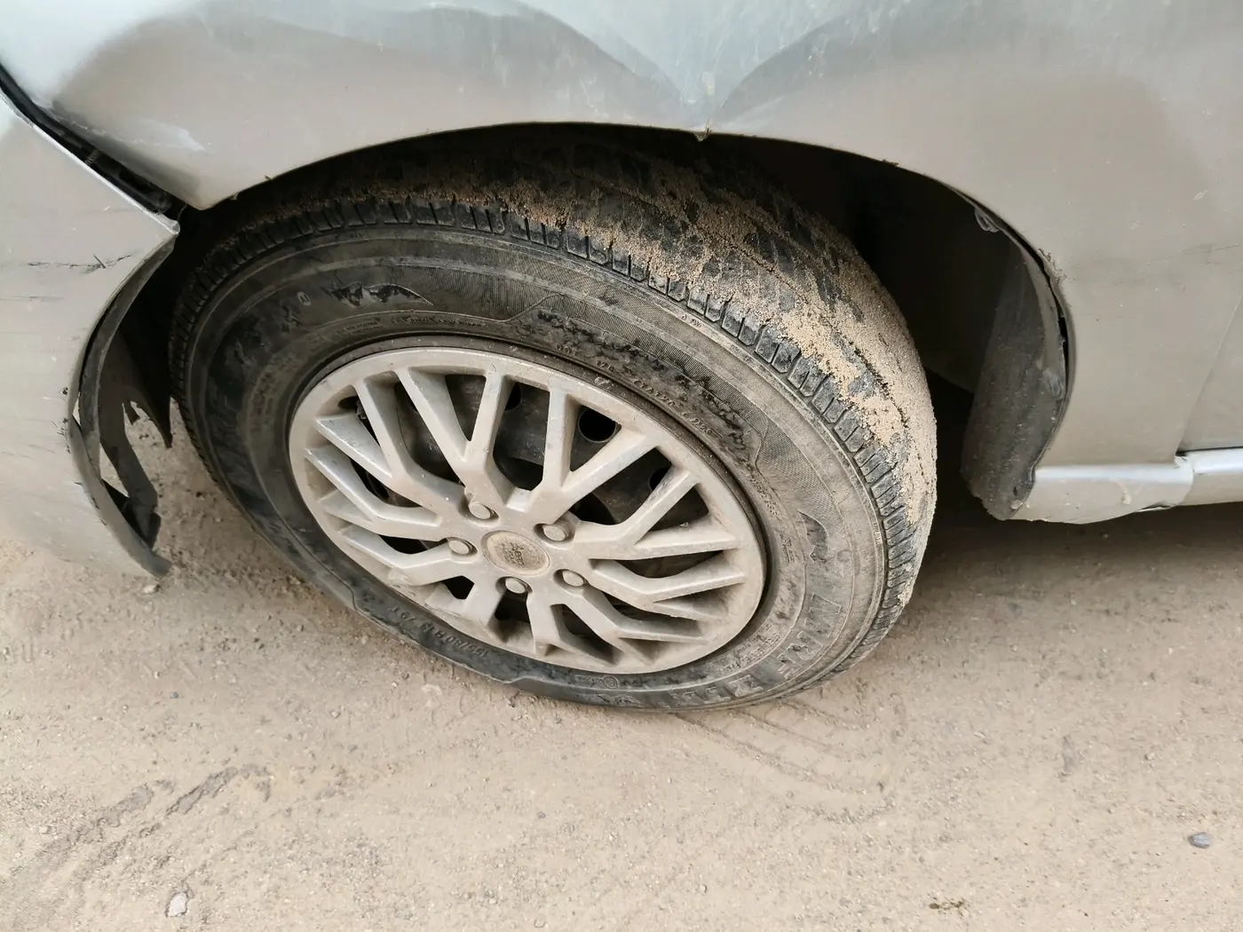 2011 Maruti A Star VXI (ABS) AT, Petrol, Automatic, 1,55,643 km, tyre