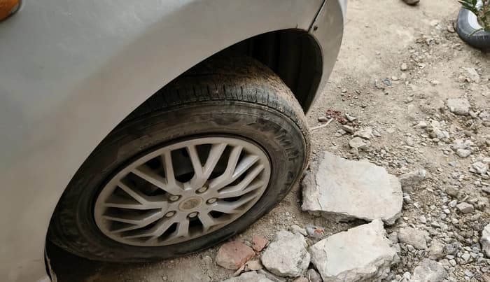 2011 Maruti A Star VXI (ABS) AT, Petrol, Automatic, 1,55,643 km, tyre