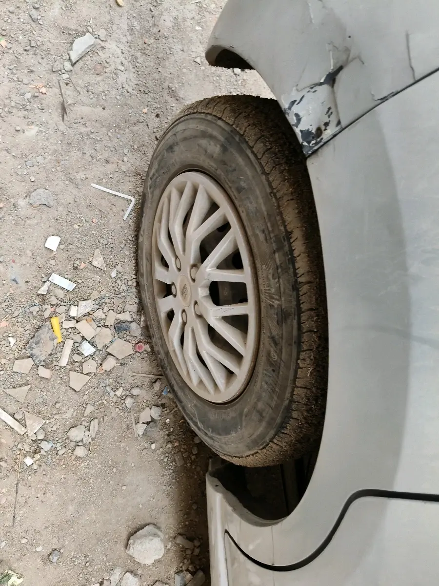 2011 Maruti A Star VXI (ABS) AT, Petrol, Automatic, 1,55,643 km, tyre