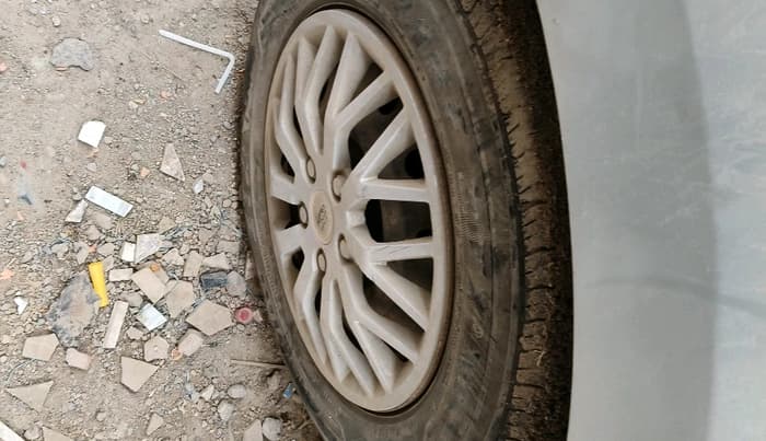 2011 Maruti A Star VXI (ABS) AT, Petrol, Automatic, 1,55,643 km, tyre