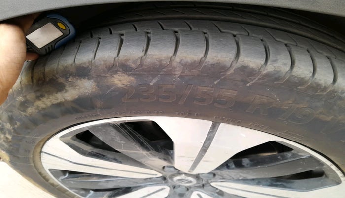 2022 Volvo XC 40  Recharge P8 , Electric, Automatic, 51,540 km, tyre