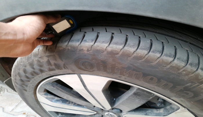 2022 Volvo XC 40  Recharge P8 , Electric, Automatic, 51,540 km, tyre