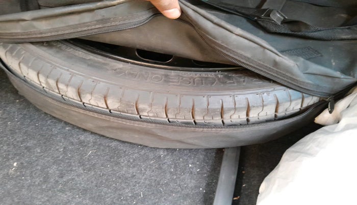 2022 Volvo XC 40  Recharge P8 , Electric, Automatic, 51,540 km, tyre