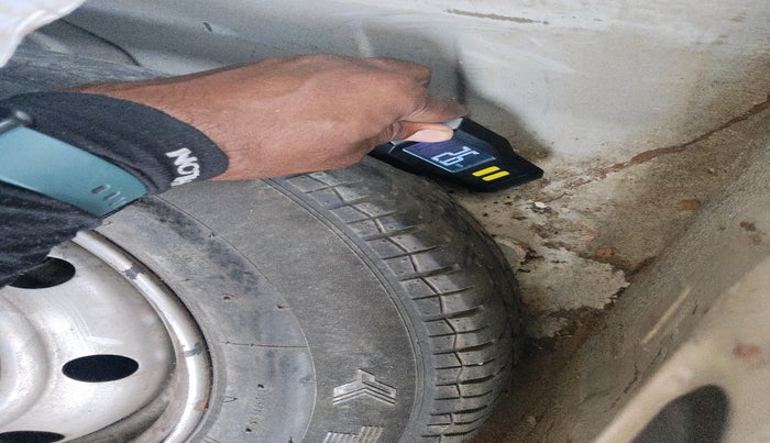 2011 Mahindra Verito D2 BS-III, Diesel, Manual, 67,185 km, tyre