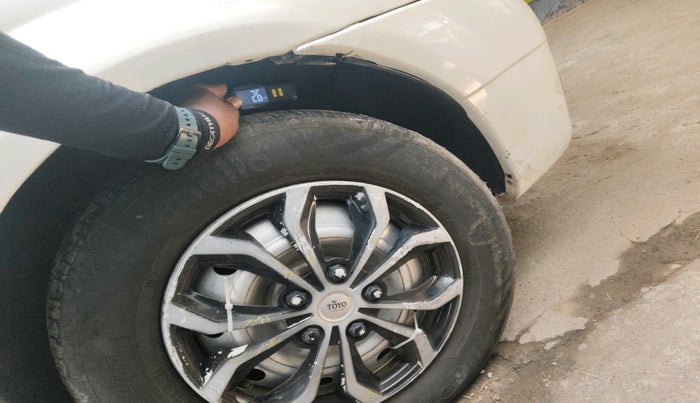 2011 Mahindra Verito D2 BS-III, Diesel, Manual, 67,185 km, tyre