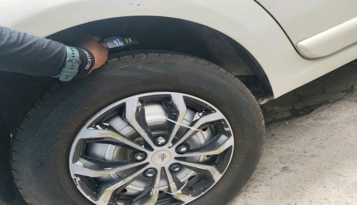 2011 Mahindra Verito D2 BS-III, Diesel, Manual, 67,185 km, tyre