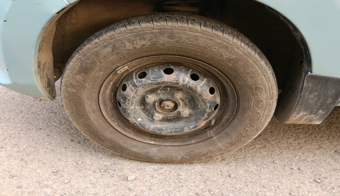 2014 Maruti Alto 800 LXI CNG, CNG, Manual, 1,25,267 km, tyre