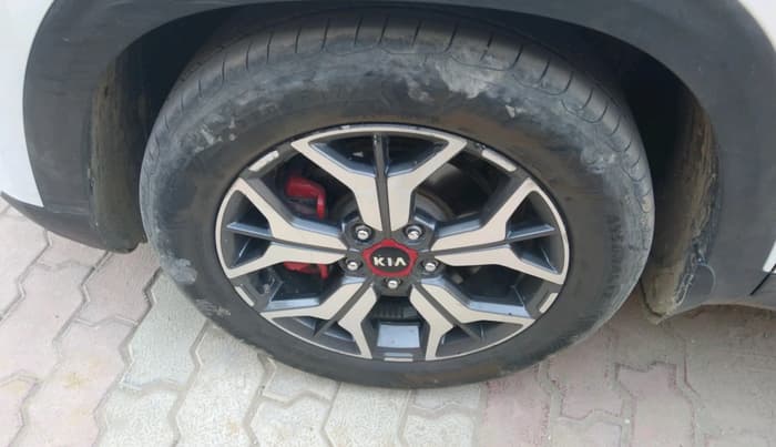 2020 KIA SELTOS GTX PLUS AT 1.5 DIESEL, Diesel, Automatic, 1,56,343 km, tyre