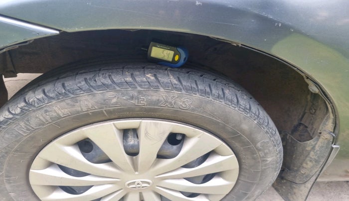 2015 Toyota Etios Liva G, Petrol, Manual, 1,04,113 km, tyre