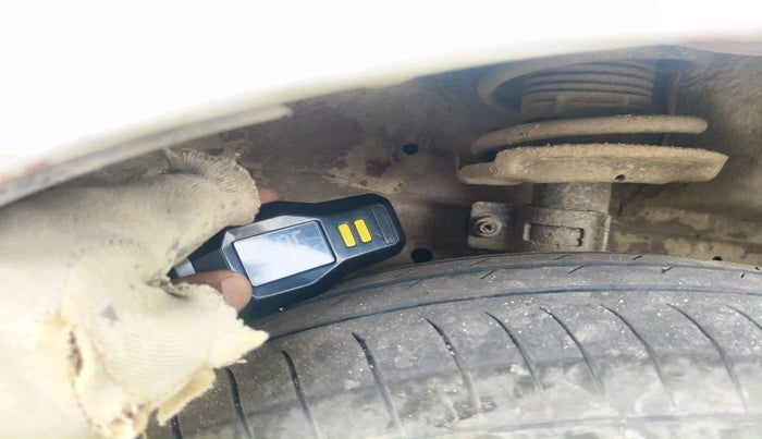 2016 Maruti Swift LDI, Diesel, Manual, 98,794 km, tyre