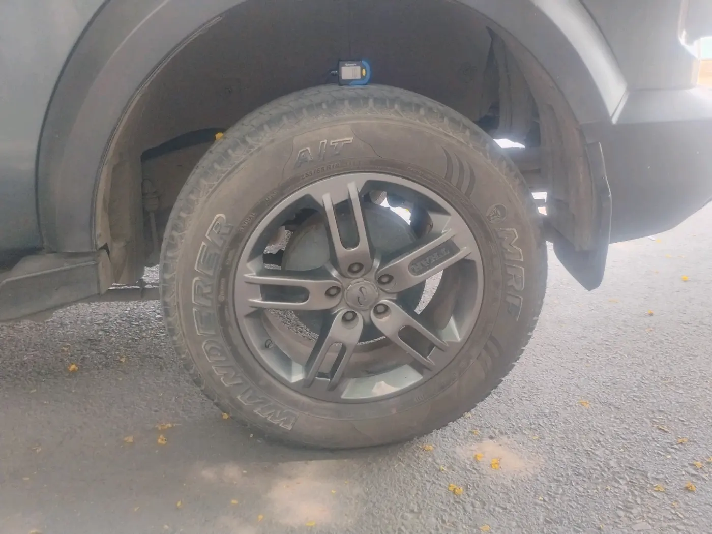 2022 Mahindra Thar LX PETROL HT 4WD AT, Petrol, Automatic, 30,694 km, tyre