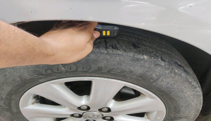 2013 Toyota Corolla Altis G PETROL, Petrol, Manual, 1,49,068 km, tyre