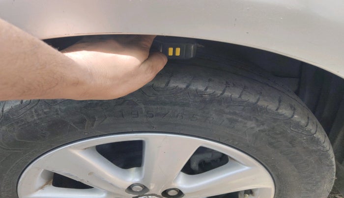 2013 Toyota Corolla Altis G PETROL, Petrol, Manual, 1,49,068 km, tyre