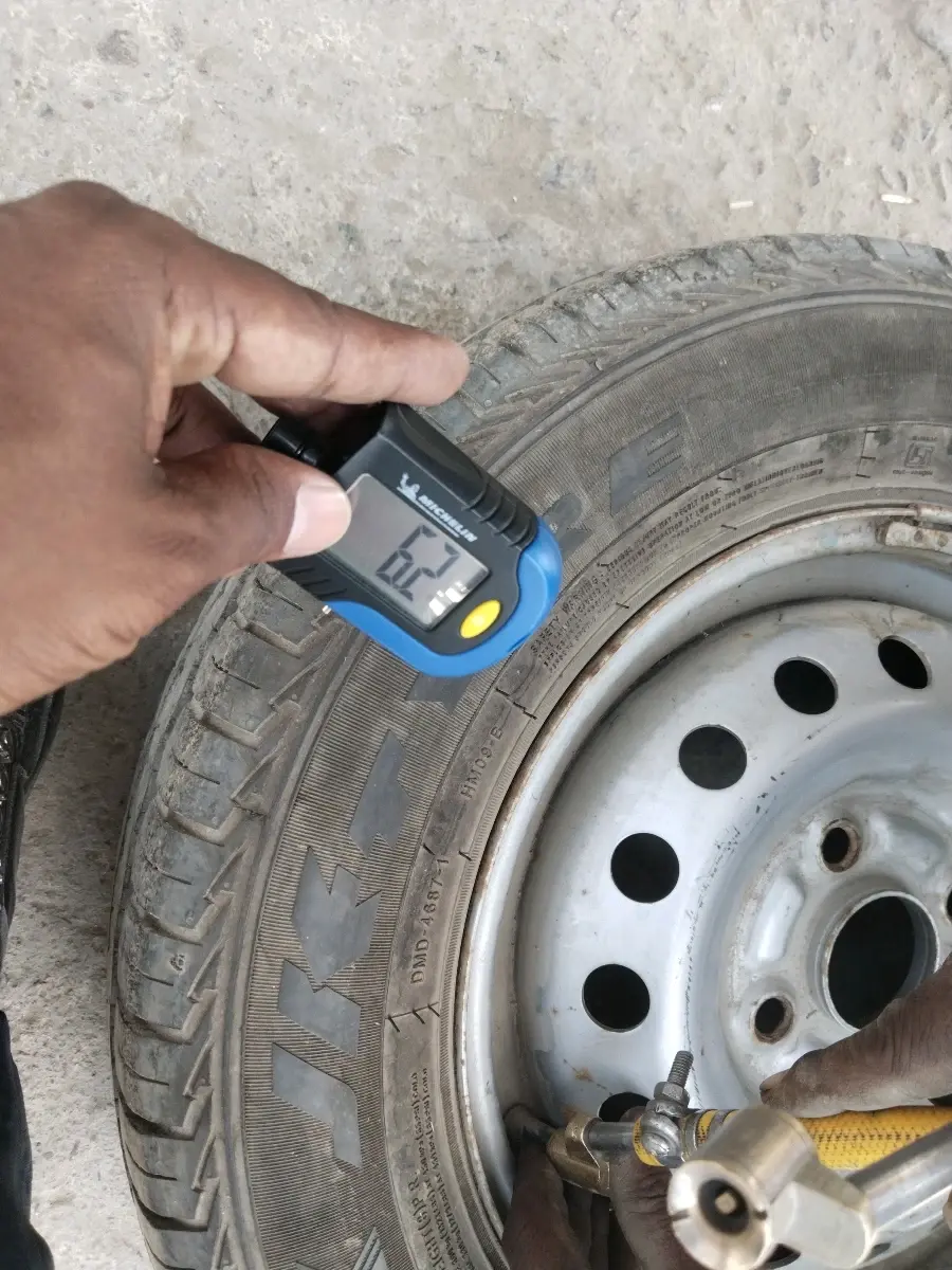 2023 Maruti Eeco 7 STR STD 1.2, Petrol, Manual, 33,206 km, tyre