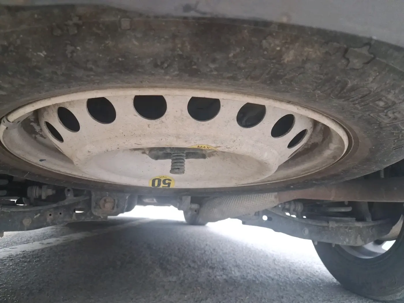 2022 Mahindra XUV700 AX 5 D AT 7 STR, Diesel, Automatic, 94,960 km, tyre