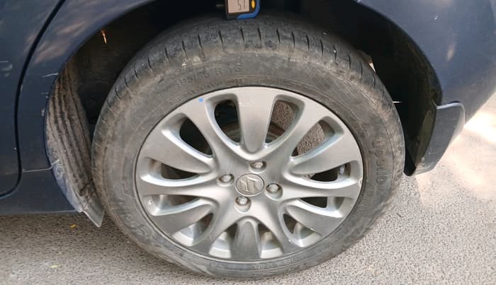 2017 Maruti Baleno ZETA CVT PETROL 1.2, Petrol, Automatic, 74,136 km, tyre