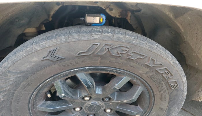 2016 Mahindra TUV300 T8, Diesel, Manual, 87,724 km, tyre