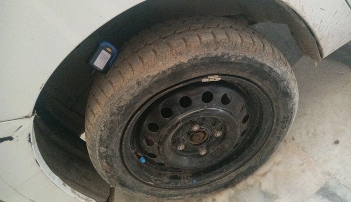 2015 Maruti Wagon R 1.0 VXI, Petrol, Manual, 17,422 km, tyre