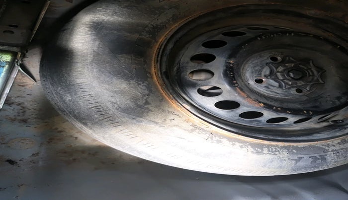 2015 Hyundai Grand i10 MAGNA 1.2 KAPPA VTVT, Petrol, Manual, 1,09,371 km, tyre