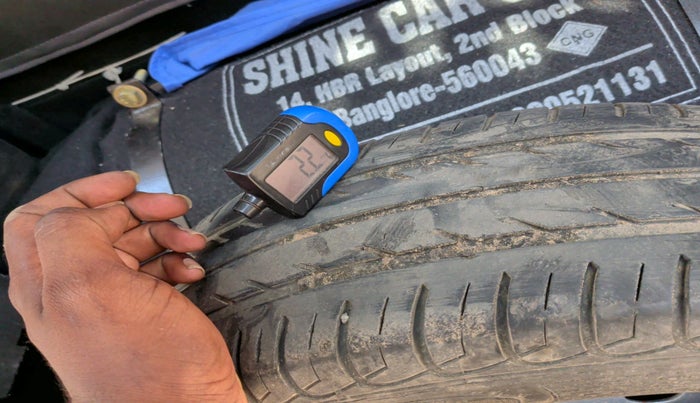 2017 Tata Tiago XZ PETROL, CNG, Manual, 1,15,405 km, tyre