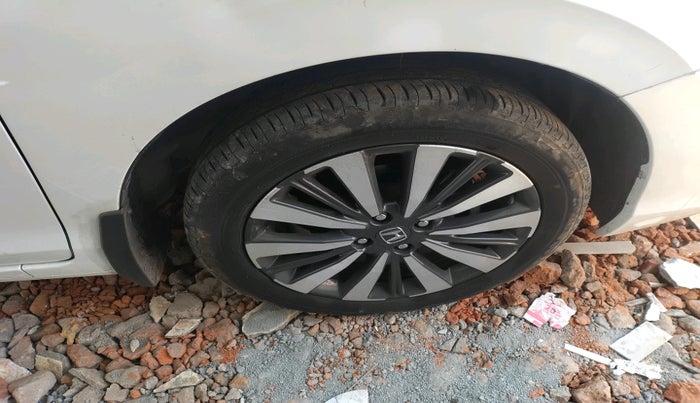 2024 Honda City 1.5L I-VTEC ZX CVT, Petrol, Automatic, 5,970 km, tyre