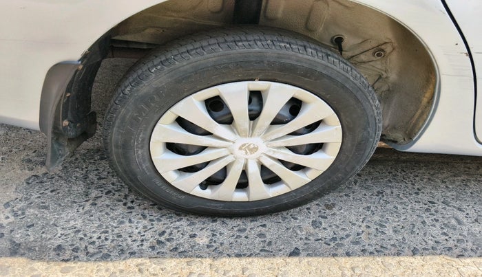2011 Toyota Etios G, Petrol, Manual, 2,78,348 km, tyre
