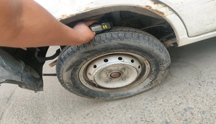 2012 Maruti Alto LXI CNG, CNG, Manual, 1,00,000 km, tyre