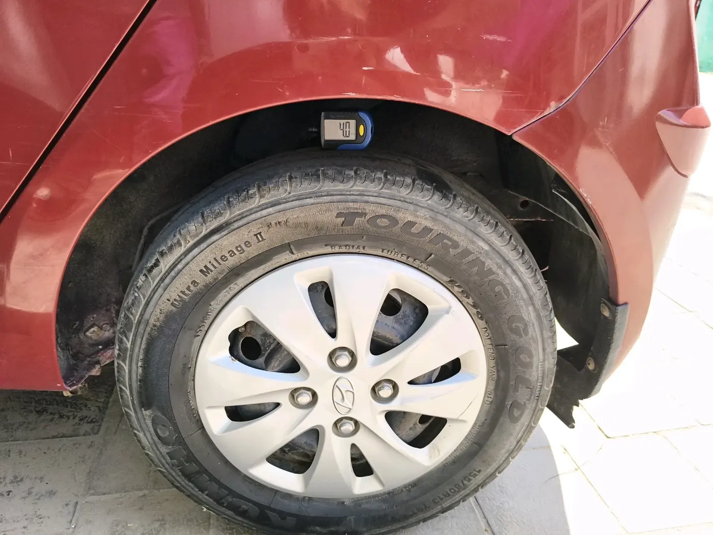 2011 Hyundai i10 MAGNA 1.2, Petrol, Manual, 1,14,609 km, tyre