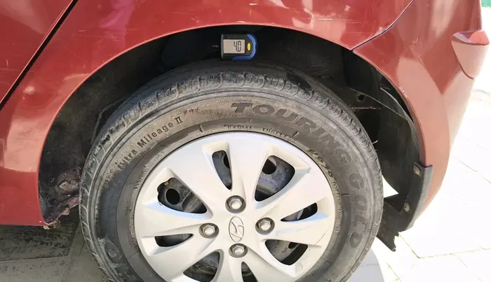 2011 Hyundai i10 MAGNA 1.2, Petrol, Manual, 1,14,609 km, tyre