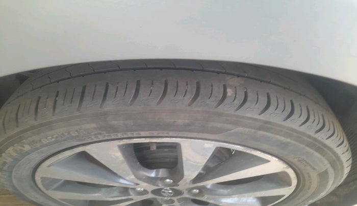 2016 Hyundai Verna 1.6 VTVT SX, CNG, Manual, 61,068 km, tyre