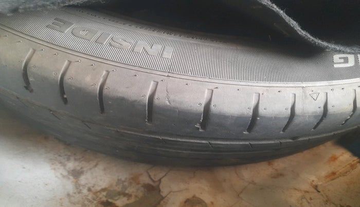 2016 Hyundai Verna 1.6 VTVT SX, CNG, Manual, 61,068 km, tyre