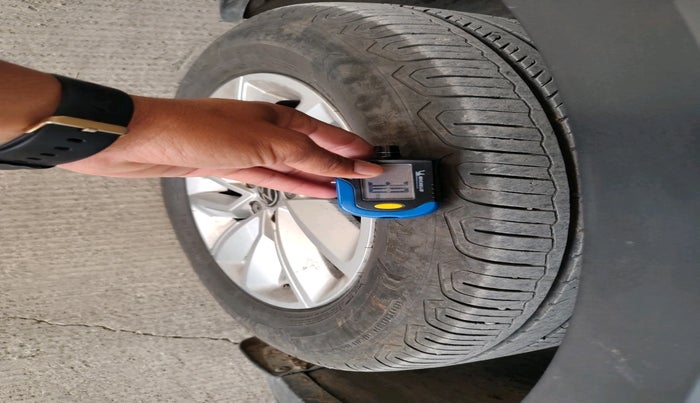 2023 Volkswagen TAIGUN HIGHLINE 1.0 TSI MT, Petrol, Manual, 24,975 km, tyre