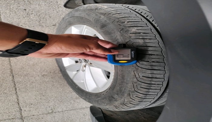 2023 Volkswagen TAIGUN HIGHLINE 1.0 TSI MT, Petrol, Manual, 24,975 km, tyre