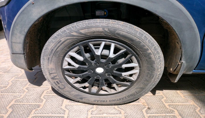 2021 Renault TRIBER RXE MT, Petrol, Manual, 78,872 km, tyre