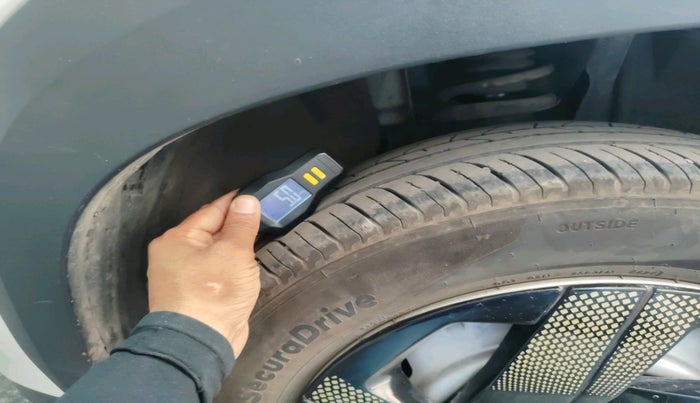 2024 Nissan MAGNITE Visia EZ-Shift, Petrol, Automatic, 16,343 km, tyre