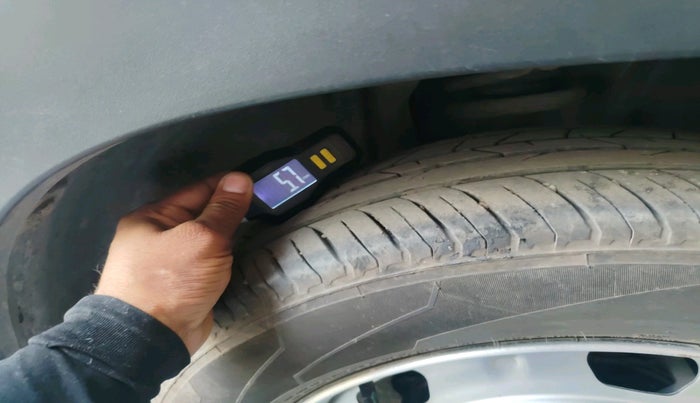 2024 Nissan MAGNITE Visia EZ-Shift, Petrol, Automatic, 16,343 km, tyre