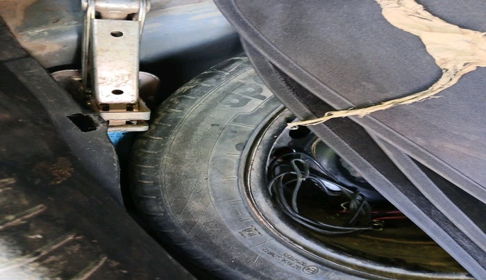 2017 Hyundai Elite i20 ASTA 1.4 CRDI, Diesel, Manual, 1,01,681 km, tyre