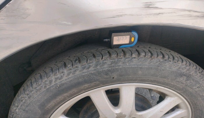 2012 Honda Brio V MT, Petrol, Manual, 99,159 km, tyre