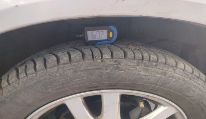 2012 Honda Brio V MT, Petrol, Manual, 99,159 km, tyre