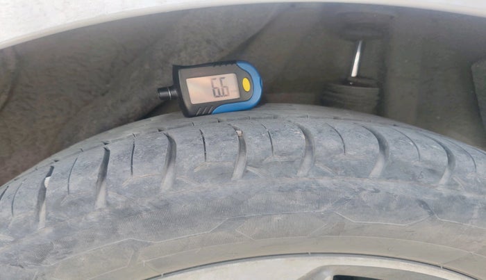 2018 Hyundai Verna 1.6 CRDI SX + AT, Diesel, Automatic, 1,61,731 km, tyre