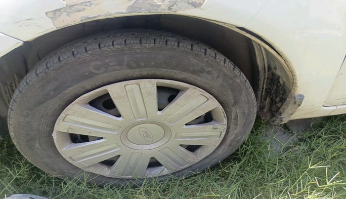 2011 Ford Figo ZXI 1.4 DIESEL, Diesel, Manual, 2,54,343 km, tyre