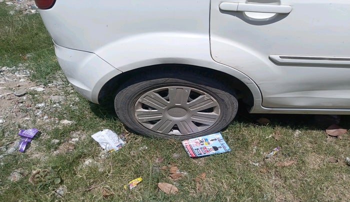 2011 Ford Figo ZXI 1.4 DIESEL, Diesel, Manual, 2,54,343 km, tyre