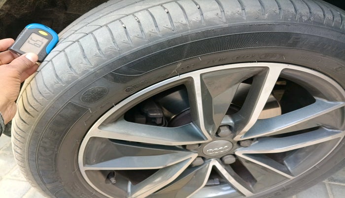 2018 Audi Q3 35 TDI Quattro, Diesel, Automatic, 1,42,249 km, tyre