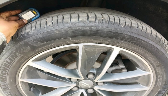 2018 Audi Q3 35 TDI Quattro, Diesel, Automatic, 1,42,249 km, tyre