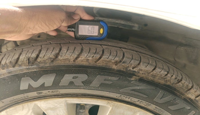 2015 Maruti Ertiga VXI CNG, CNG, Manual, 2,71,105 km, tyre