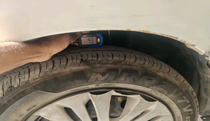 2015 Maruti Ertiga VXI CNG, CNG, Manual, 2,71,105 km, tyre